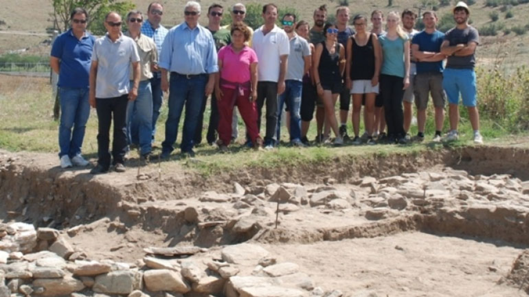 Λάρισα: Φοιτητές Αρχαιολογίας στο Μακρυχώρι