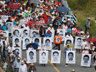 Μεξικό: Συμβολική πορεία στη μνήμη των δολοφονηθέντων φοιτητών