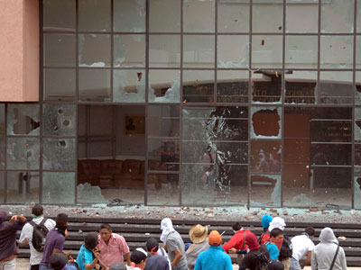 Μεξικό: Συνεχίζονται οι διαδηλώσεις για τους 43 δολοφονημένους φοιτητές