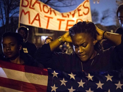 ΗΠΑ: Δεν θα δικαστεί ο αστυνομικός που δολοφόνησε άοπλο 18χρονο ΗΠΑ: Δεν θα δικαστεί ο αστυνομικός που δολοφόνησε άοπλο 18χρονο