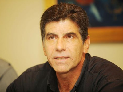 Πολύ Μπέζος στην τηλεόραση φέτος