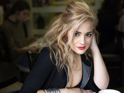 Νατάσα Μποφίλιου: «Ο έρωτας σε κάνει να νιώθεις άτρωτος»