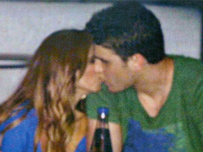 Κοκκίνου – Μπόγρης: Τα καυτά φιλιά στη γιορτή του ΠΑΟ