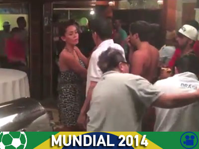 Ξύλο και ιπτάμενα πιάτα σε εστιατόριο της Βραζιλίας