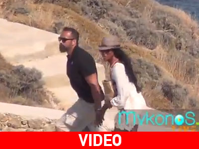 Η Naomi με τη συνοδεία της στη Μύκονο