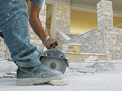 Συλλήψεις για οικοδομικές παραβάσεις στη Σαντορίνη