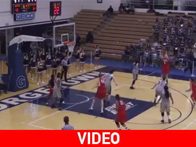 Πέταξε το παπούτσι για να κόψει την μπάλα