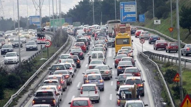 Τροχαίο με νταλίκα στον Περιφερειακό Θεσσαλονίκης