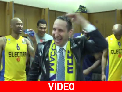 Οι παίκτες της Μακάμπι πανηγύρισαν με μπουγέλο στον Μπλατ