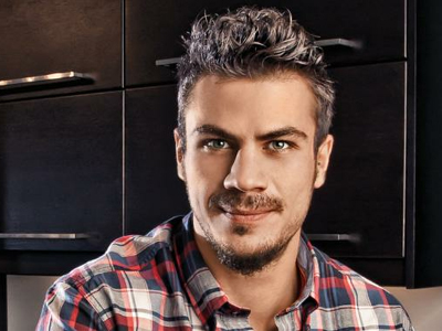 Άκης Πετρετζίκης: Νίπτει τας χείρας του