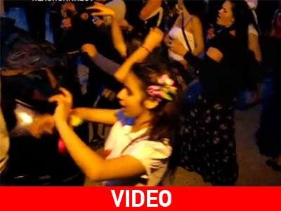 Ρομά καρναβαλιστές έκλεψαν την παράσταση στο Ναύπλιο Ρομά καρναβαλιστές έκλεψαν την παράσταση στο Ναύπλιο