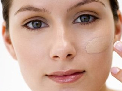 Καλύψτε τις ατέλειες με την κατάλληλη χρωματική βάση