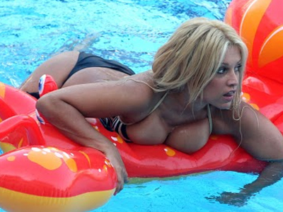 Η Σαμπρίνα έφυγε για Πάτρα