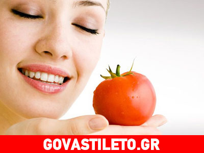 Φυσική μάσκα ντομάτας για την καταπολέμηση της ακμής