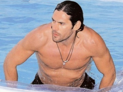 Γιάννης Σπαλιάρας: «Η ζωή με έβαλε στο μόντελινγκ»