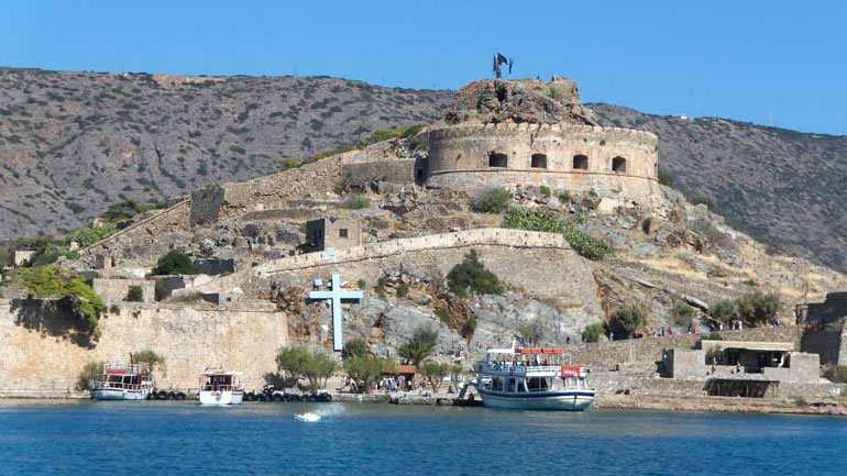 Φωτίζεται η Σπιναλόγκα