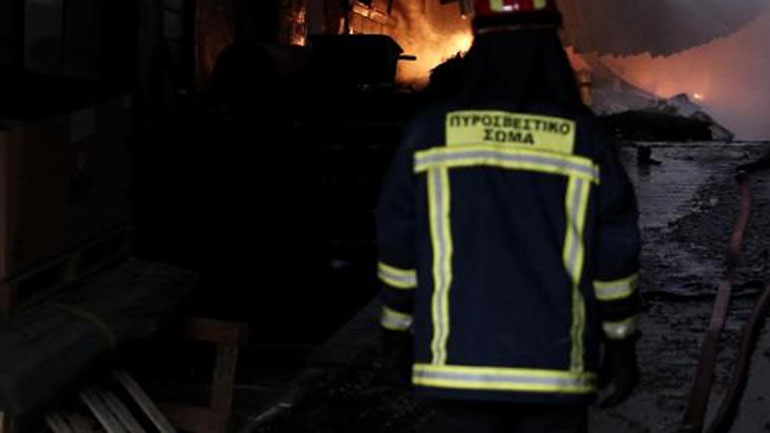 Ένας νεκρός από τη φωτιά σε μονοκατοικία στον Αγ. Παντελεήμονα