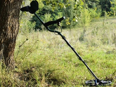 Έψαχναν θησαυρό και κατέληξαν στο τμήμα