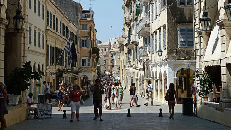 Δυτ. Ελλάδα: Έφυγαν οι Ρώσοι, ήρθαν Βρετανοί, Γερμανοί και Ιταλοί