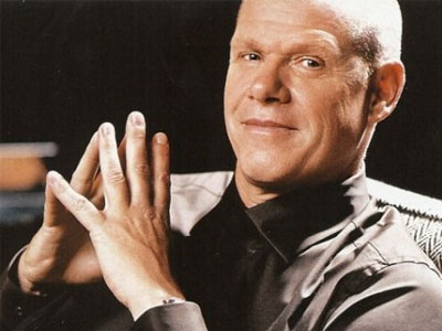 Τζώνη Καλημέρης: Ο υπερασπιστής της Eurovision