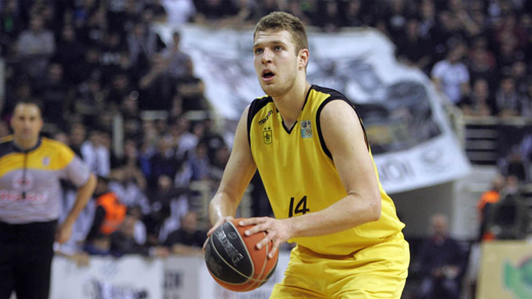 Βεζένκοφ: «Είναι τιμητικό να σε θέλει η Μπαρτσελόνα»