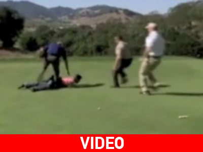 Επίθεση με hot dog στον Tiger Woods!