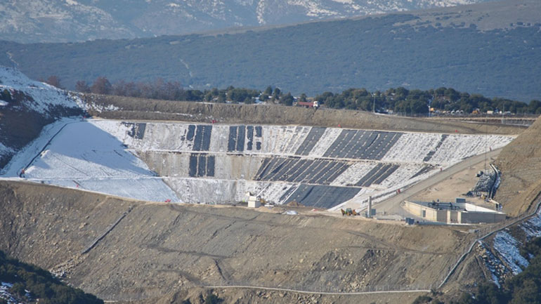 Ιωάννινα: Ακάλυπτα επί μέρες τα σκουπίδια στο ΧΥΤΑ Ελληνικού
