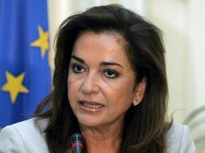 Υπέρ της έρευνας σε ελβετικές τράπεζες η Μπακογιάννη