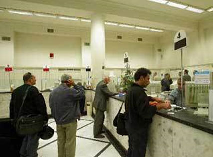 Αυθαίρετες επιβαρύνσεις από τις τράπεζες