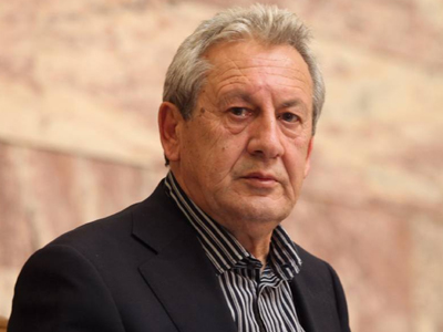 Τραβούσε τα μαλλιά του ο υφυπουργός