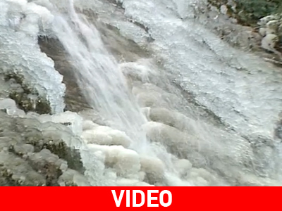 Πόλος έλξης ο παγωμένος καταρράκτης της Υπάτης!