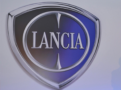 Ανακαλούν LANCIA JEEP με ενδεχόμενη φθορά στη καλωδίωση