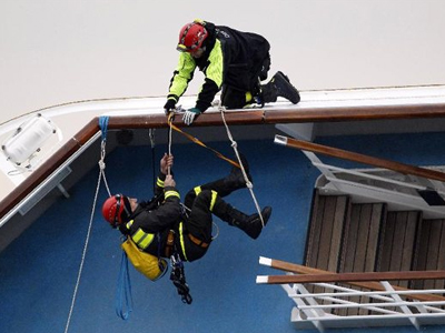 Ανεβαίνει ο αριθμός των νεκρών της θαλάσσιας τραγωδίας