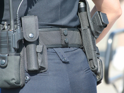 Έστειλαν στο νοσοκομείο γυναίκα αστυνομικό