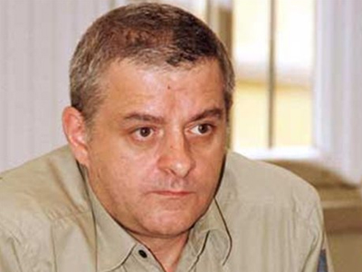 Έ-έ-έρχεται το alter ego του υπουργού