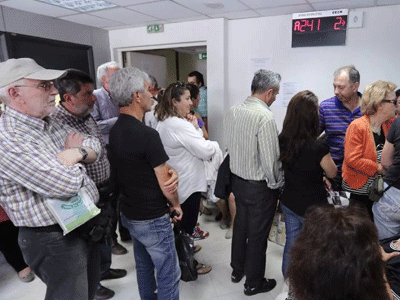 Ουρές… τέλος για τις θεωρήσεις βιβλιαρίων υγείας Ουρές… τέλος για τις θεωρήσεις βιβλιαρίων υγείας