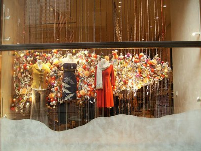 Ανοικτά αύριο τα καταστήματα