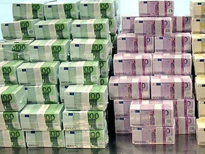 Ένας τα ’χει τα λεφτά