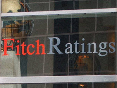Οι επενδυτές αγνοούν τις προειδοποιήσεις της Fitch