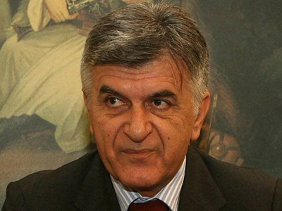 Ήρεμος, νηφάλιος και… αιχμηρός ο Πετσάλνικος