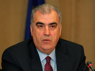 «Στόχος η μείωση των δημοσίων υπαλλήλων κατά 150.000 έως το 2015»