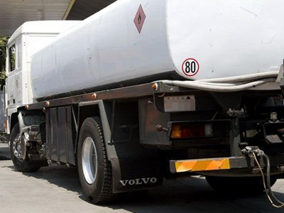 Μετέφεραν καύσιμα αντί για τρόφιμα!