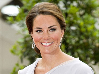 Δηλώσεις που σοκάρουν: «H Κέιτ Μίντλετον είναι μια κατά παραγγελία πριγκίπισσα» Δηλώσεις που σοκάρουν: «H Κέιτ Μίντλετον είναι μια κατά παραγγελία πριγκίπισσα»