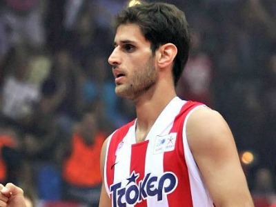 Παραμένει στο λιμάνι ο «Πέρπε»