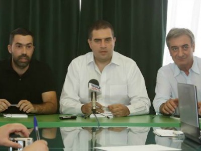 Δεν το κουνάει ρούπι από τη Λεωφόρο