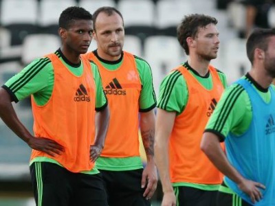 Όλοι οι… νέοι επί σκηνής