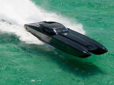 Ταχύπλοο σκάφος με απόδοση 2.700 ίππους…