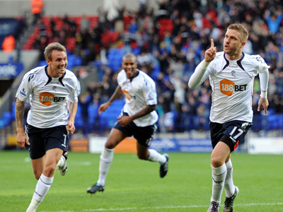 Μπόλτον: Αποχωρούν 12 παίκτες από το «Ρίμποκ»