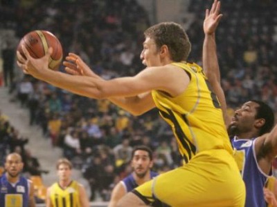 Ανανέωσε Βεζένκοβ παρά τις… σειρήνες