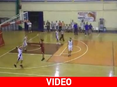 Απίστευτο καλάθι τριών πόντων στη Γλυφάδα